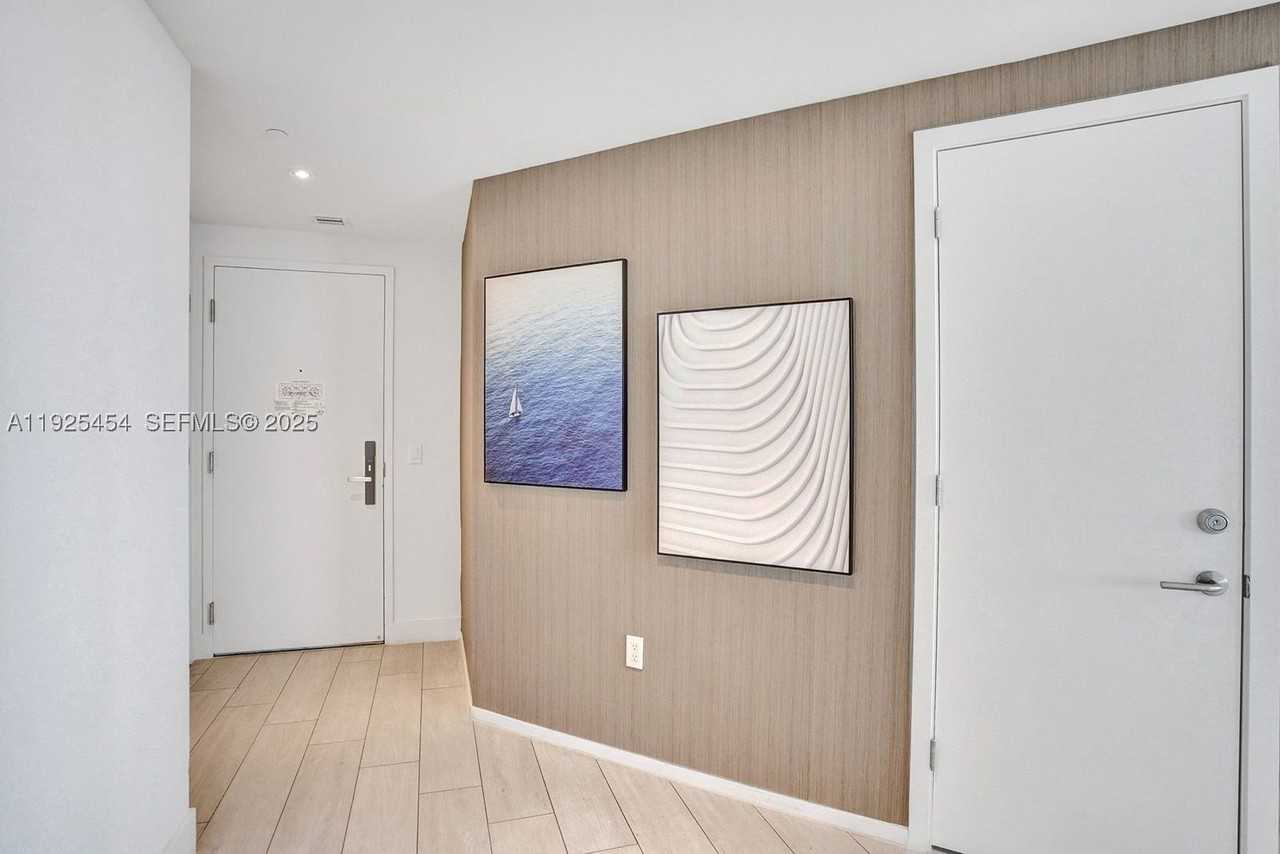 4010 S Ocean Dr - Photo 5 of 30