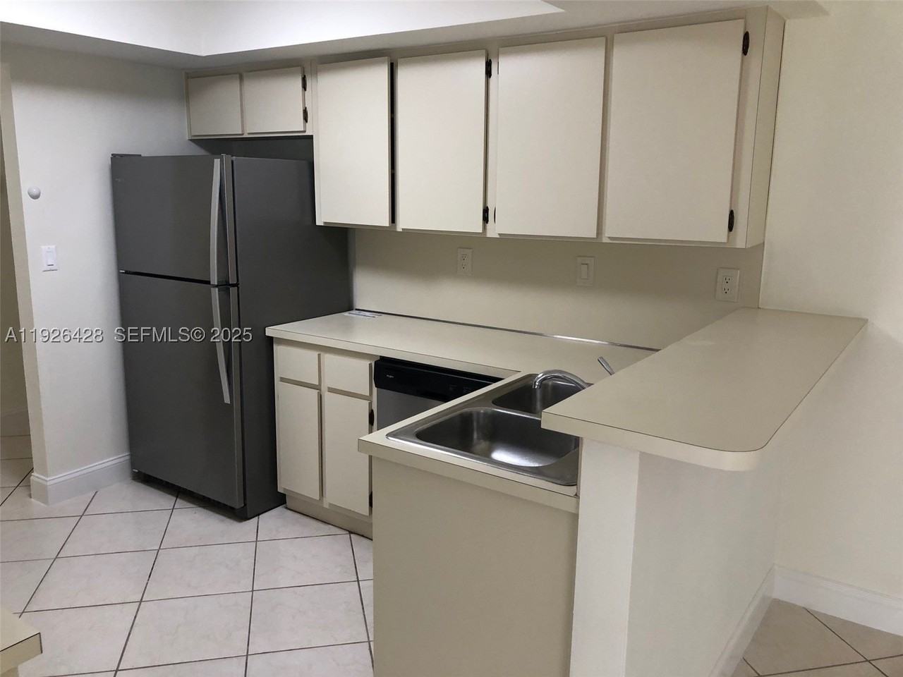 9044 Sw 112th Ct - Photo 5 of 19
