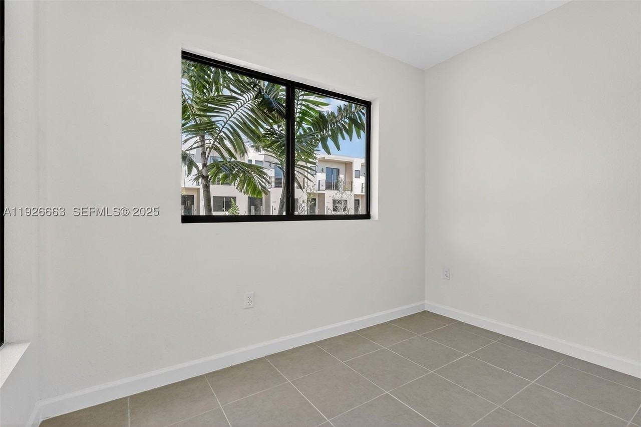 13885 Sw 261st Ter #13835 - Photo 5 of 45