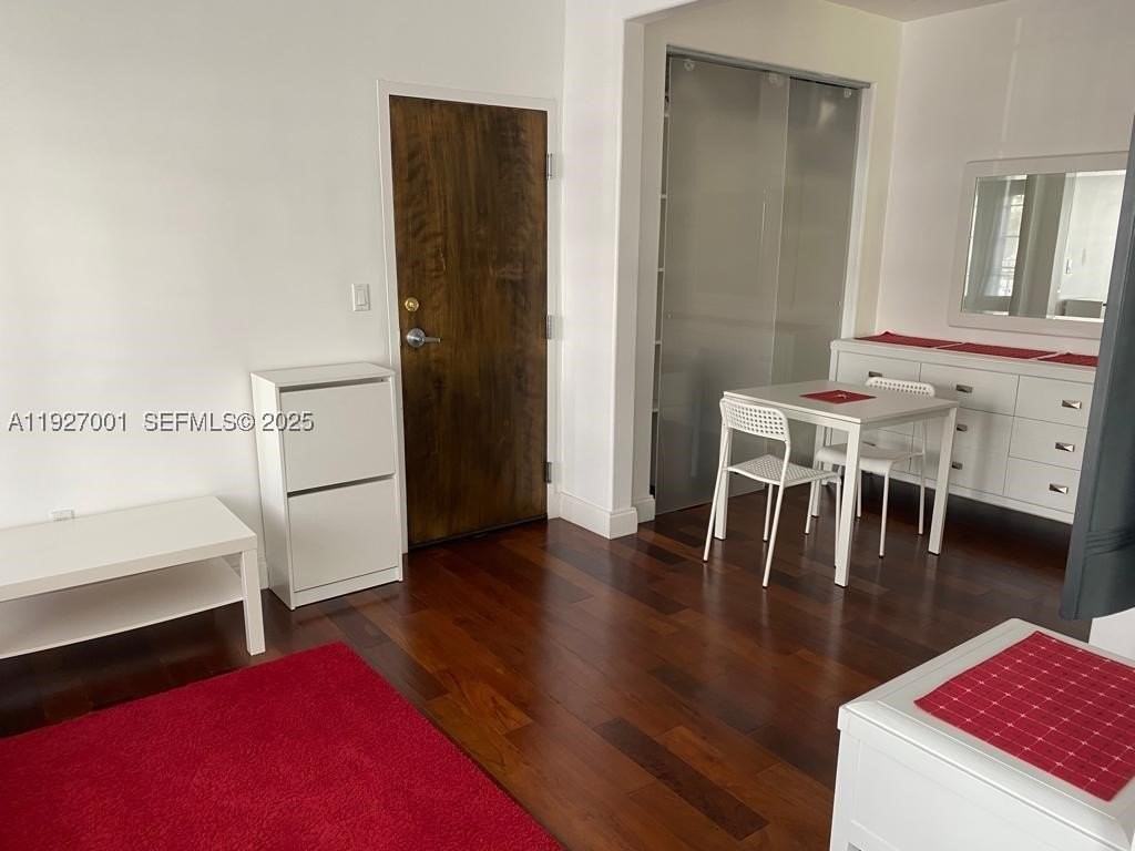 526 15th St #2 - Photo 3 of 11