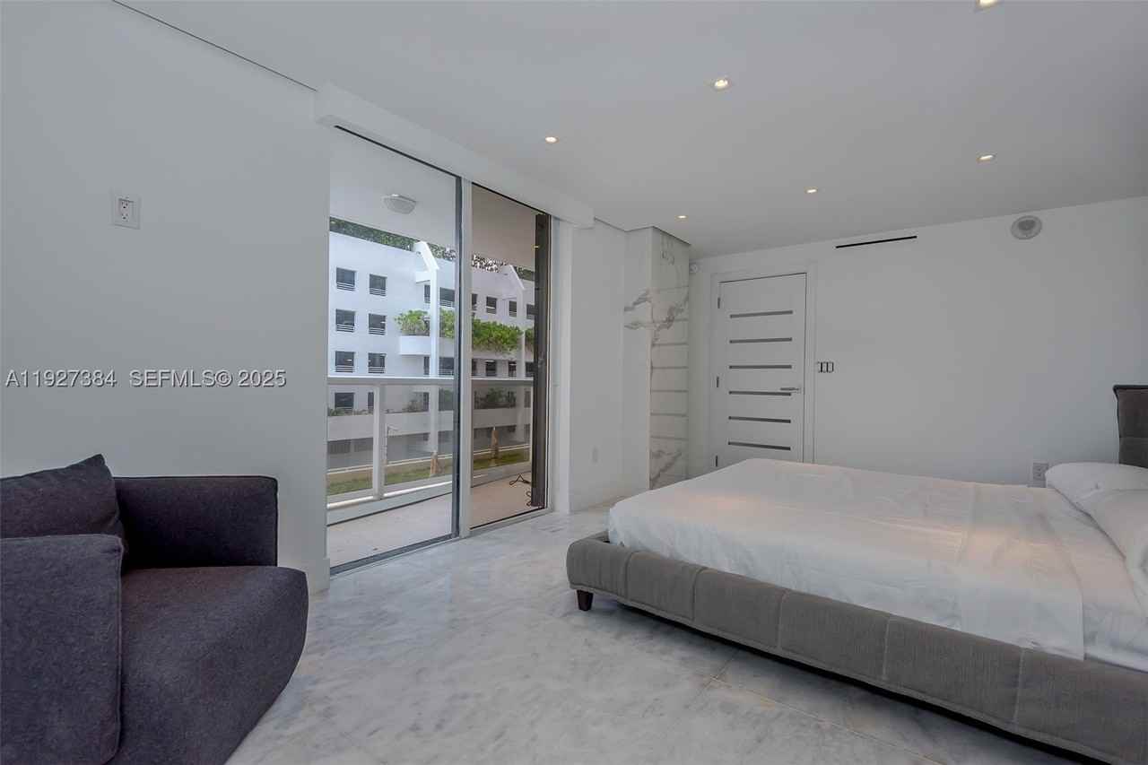 6423 Collins Ave #304 - Photo 6 of 13