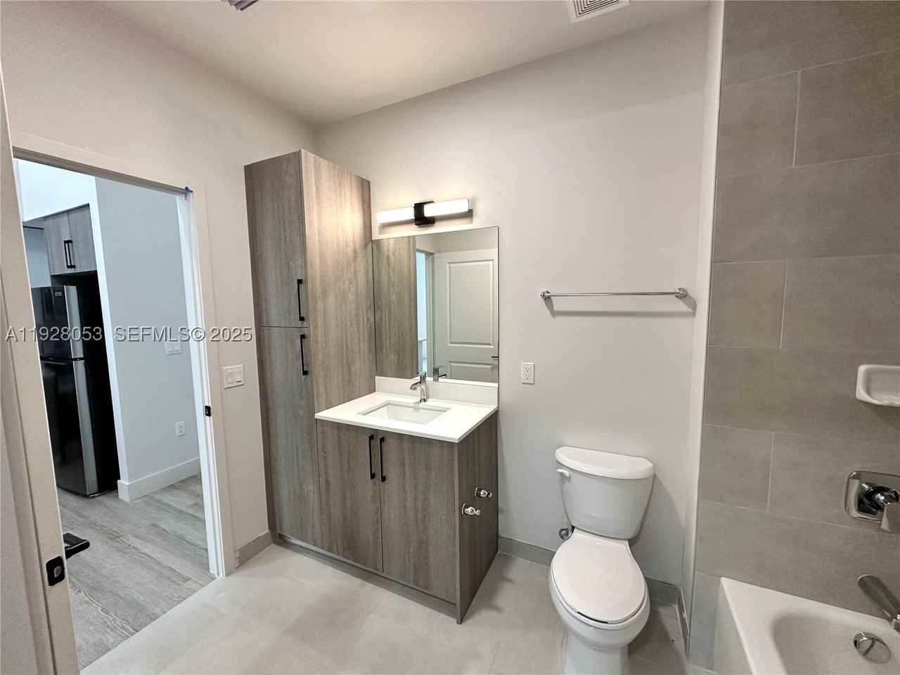 18412 Homestead Ave #110 - Photo 5 of 14