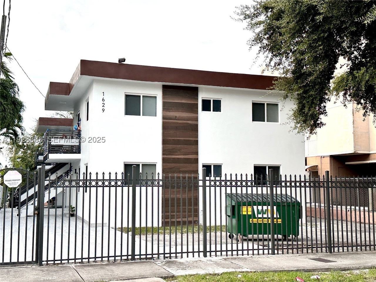 1629 Sw 3rd St #5 - Photo 2 of 24