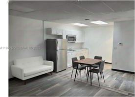 featured image of 2001 N Dixie Hwy #4
