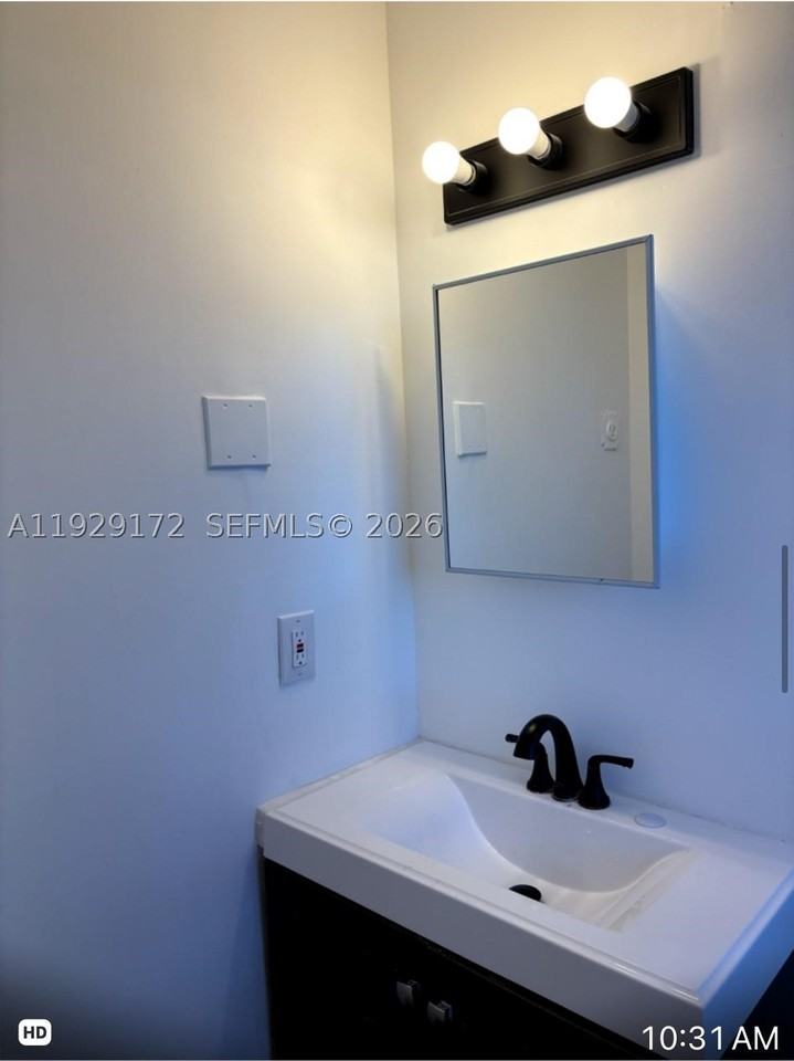 2001 N Dixie Hwy #4 - Photo 4 of 8