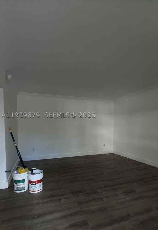 1895 Venice Park Dr #A18 - Photo 3 of 11