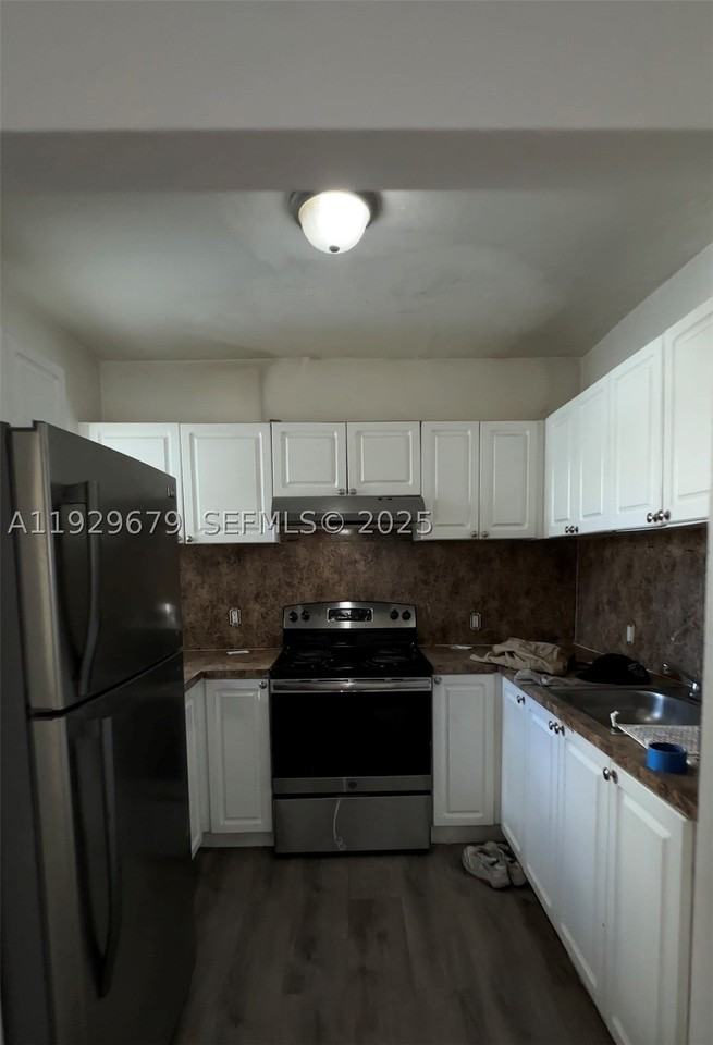 1895 Venice Park Dr #A18 - Photo 5 of 11