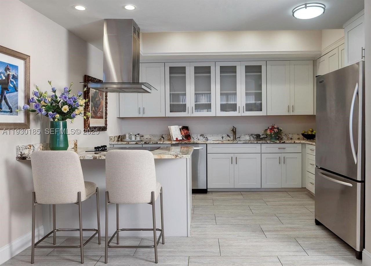 2450 Presidential Way #PH7 - Photo 6 of 22
