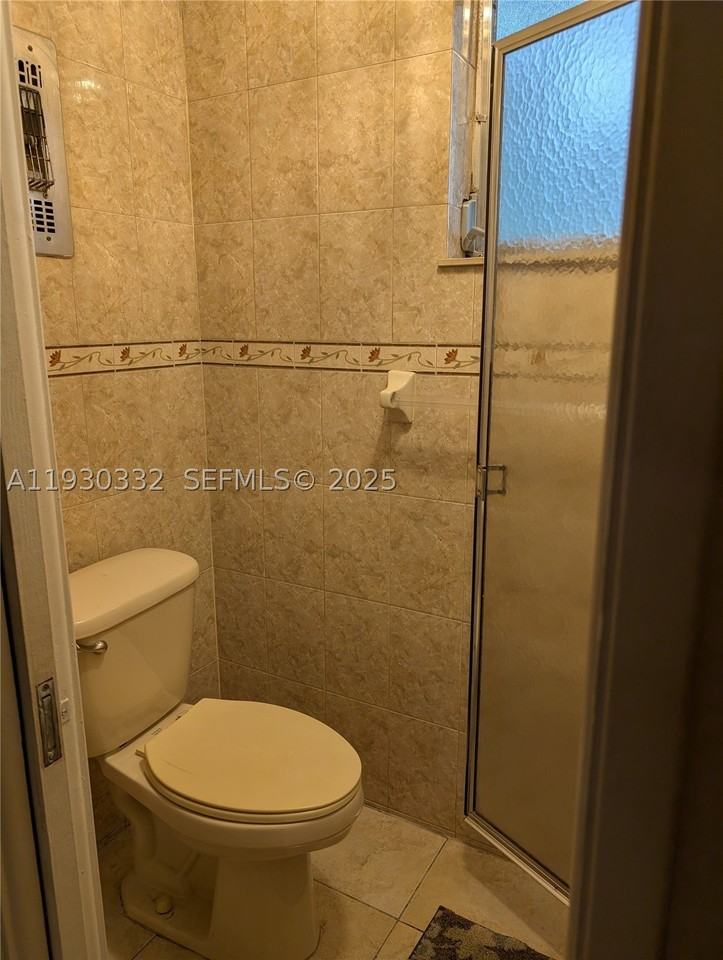 4550 Nw 43rd St - Photo 3 of 6