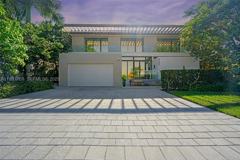 3260 Ne 165th St - Photo 1 of 1