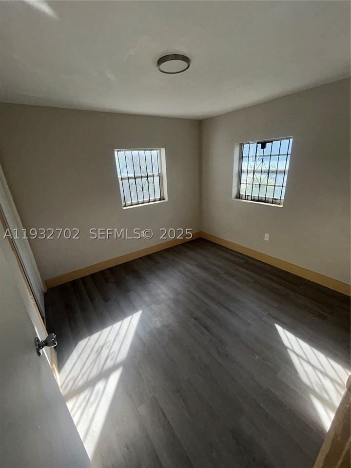 1180 Nw 64th St #B - Photo 3 of 5