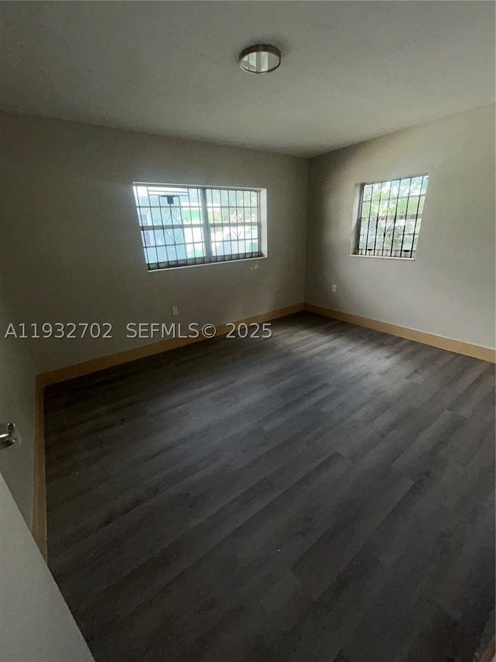 1180 Nw 64th St #B - Photo 5 of 5