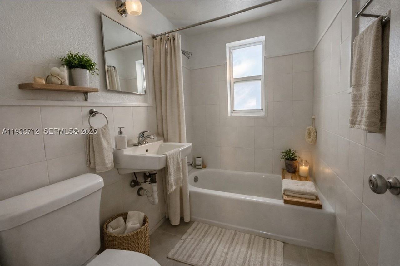 251 Hibiscus Dr #4 - Photo 2 of 19