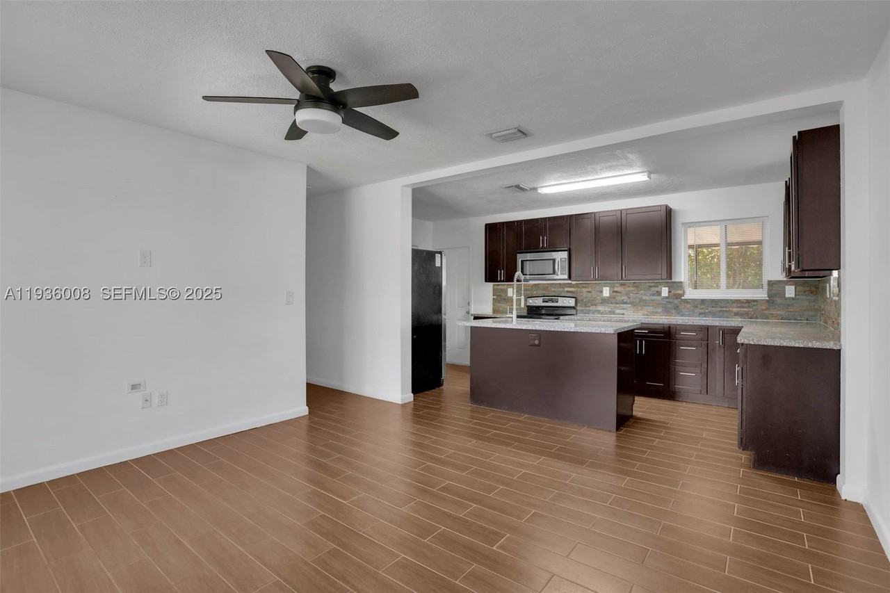 510 N 69th Ave #0 - Photo 5 of 20