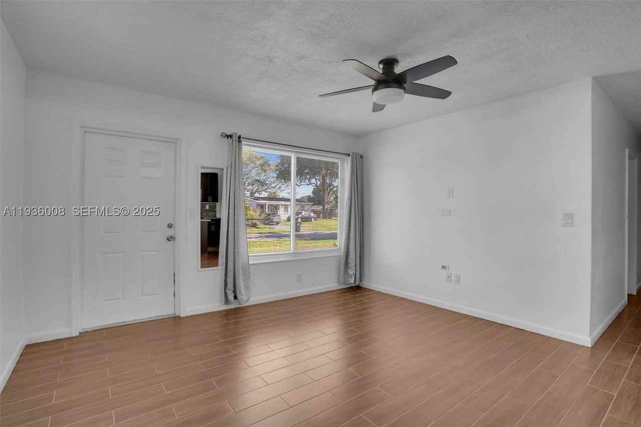 510 N 69th Ave #0 - Photo 7 of 20