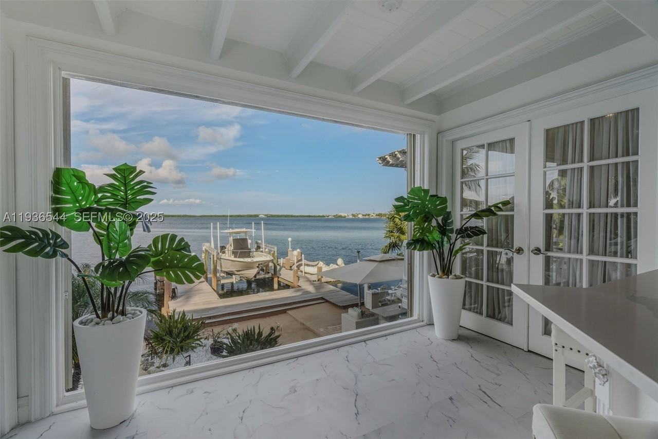 16 North Dr