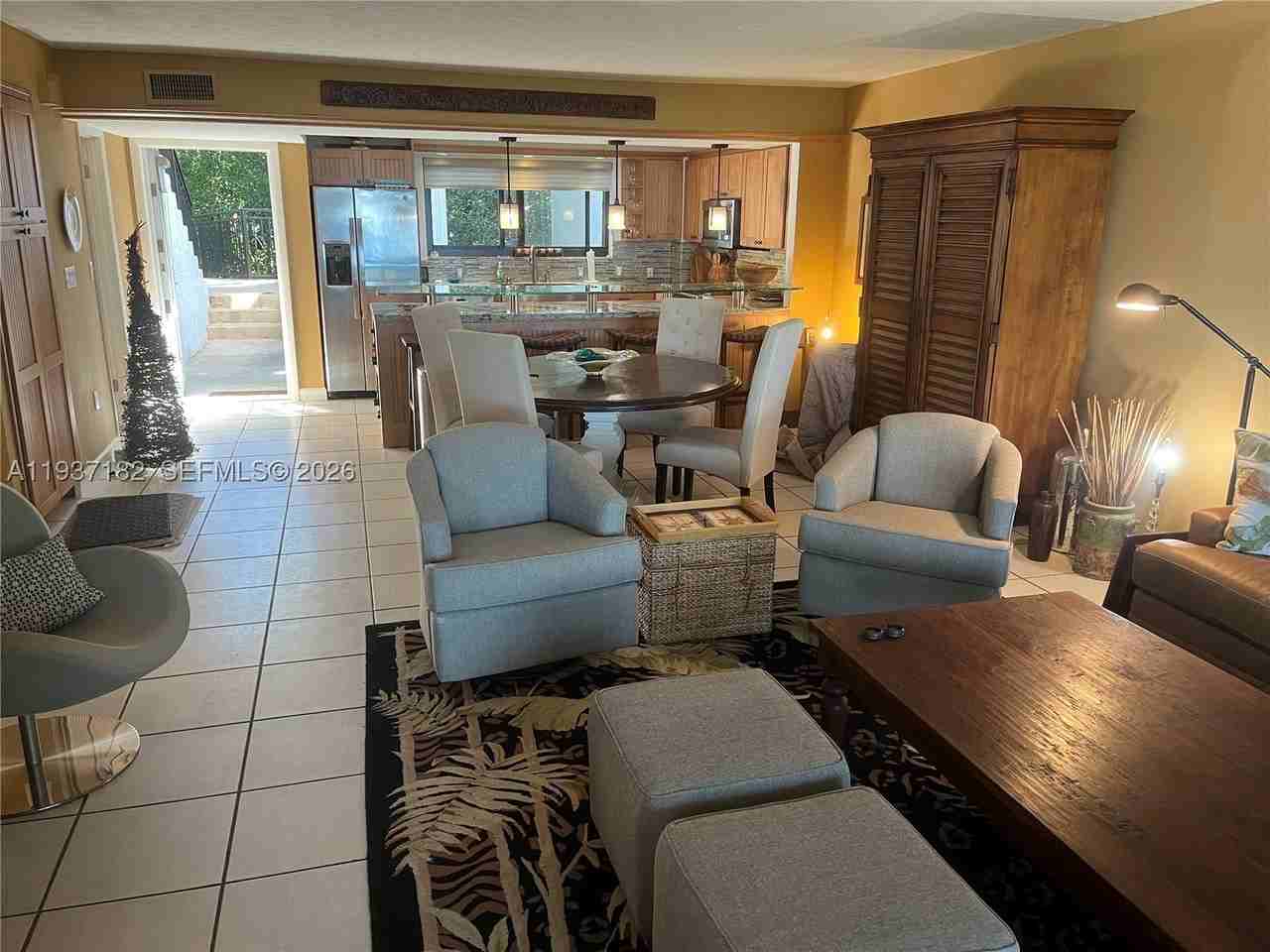 202 Sanctuary Dr - Photo 6 of 48