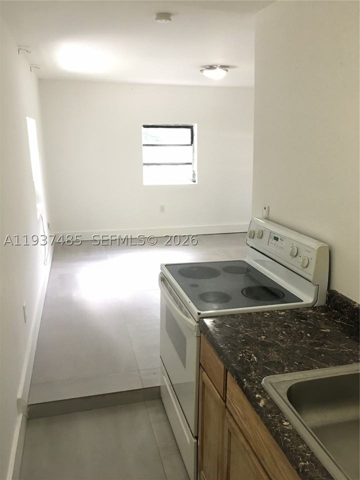 2612 Ne 206th St - Photo 2 of 3