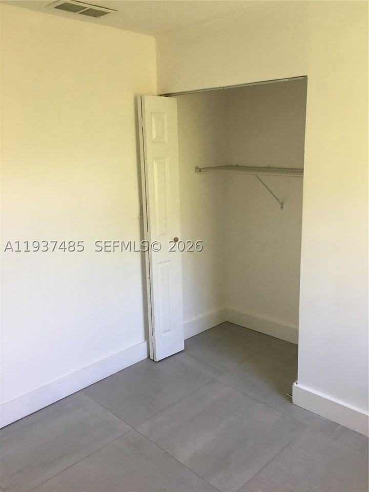 2612 Ne 206th St - Photo 3 of 3