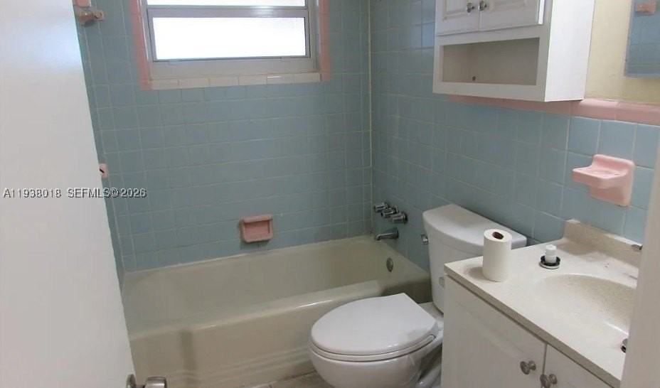 3011 Saint Charles St #0 - Photo 4 of 4