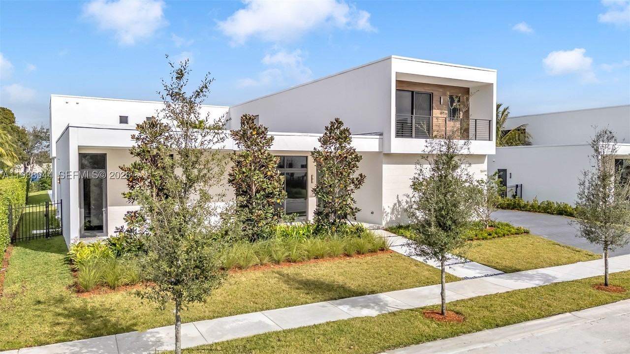 16699 Botaniko Dr N - Photo 3 of 50