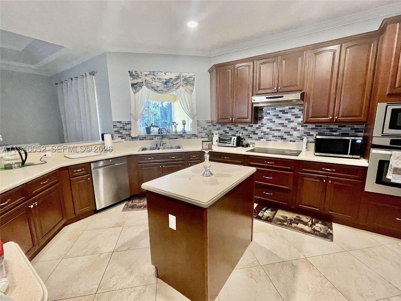 12841 Country Glen Dr - Photo 3 of 14