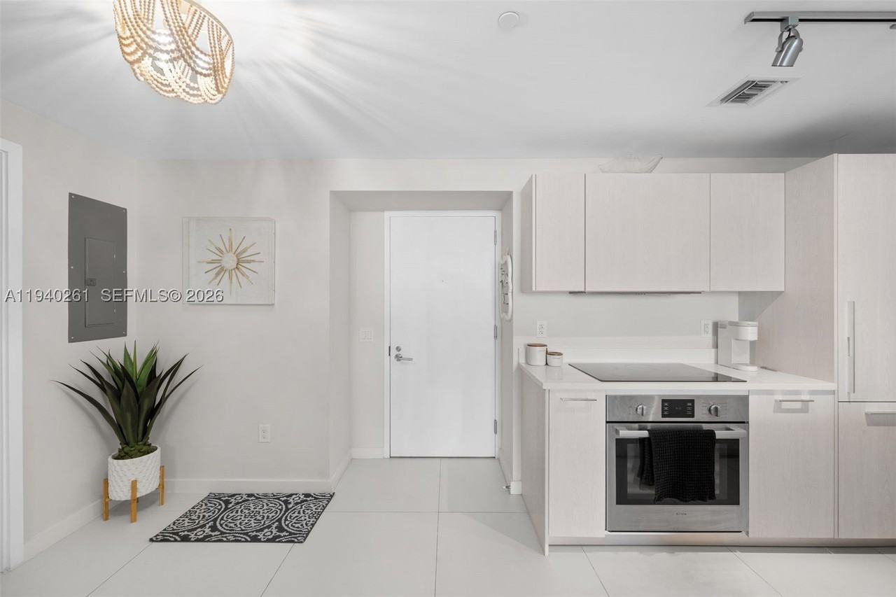 501 Ne 31st St #1503 - Photo 2 of 50