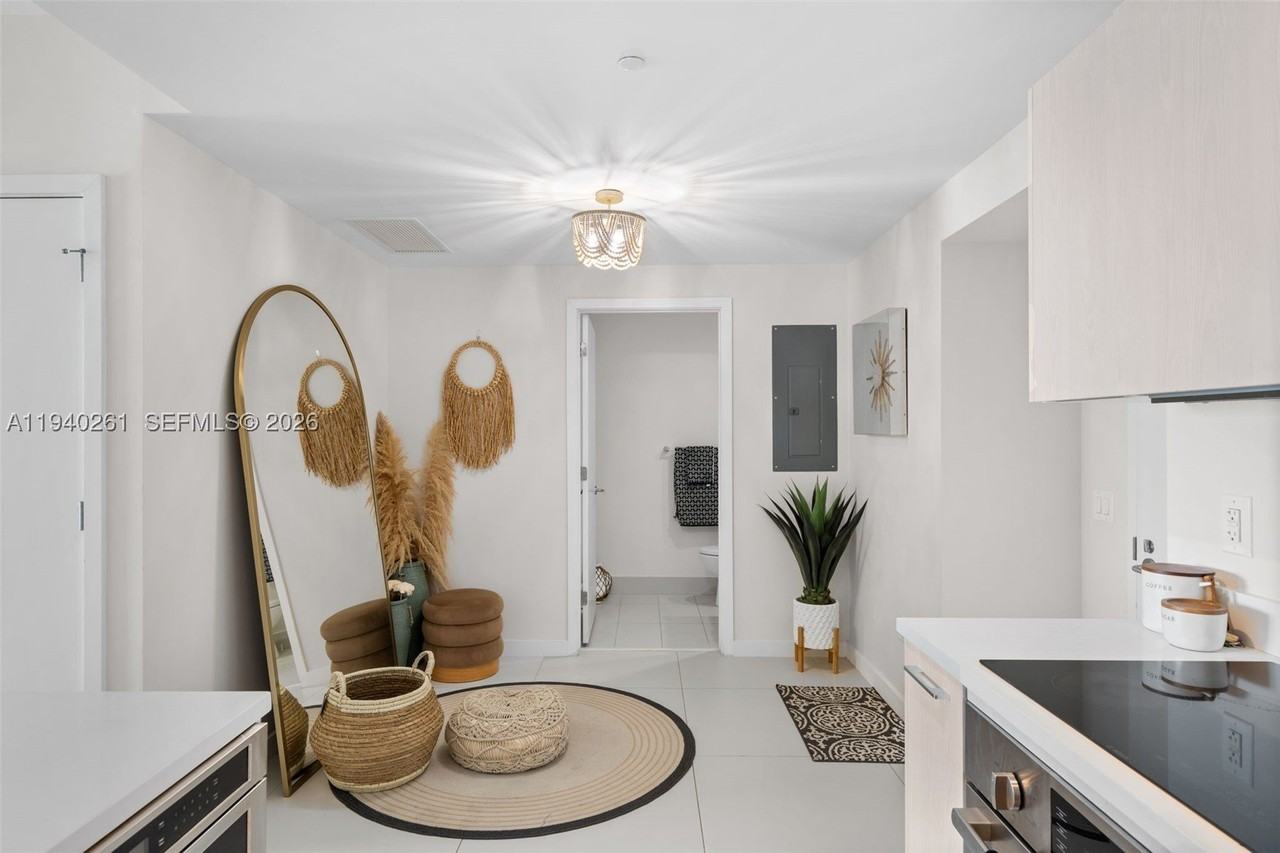 501 Ne 31st St #1503 - Photo 3 of 50