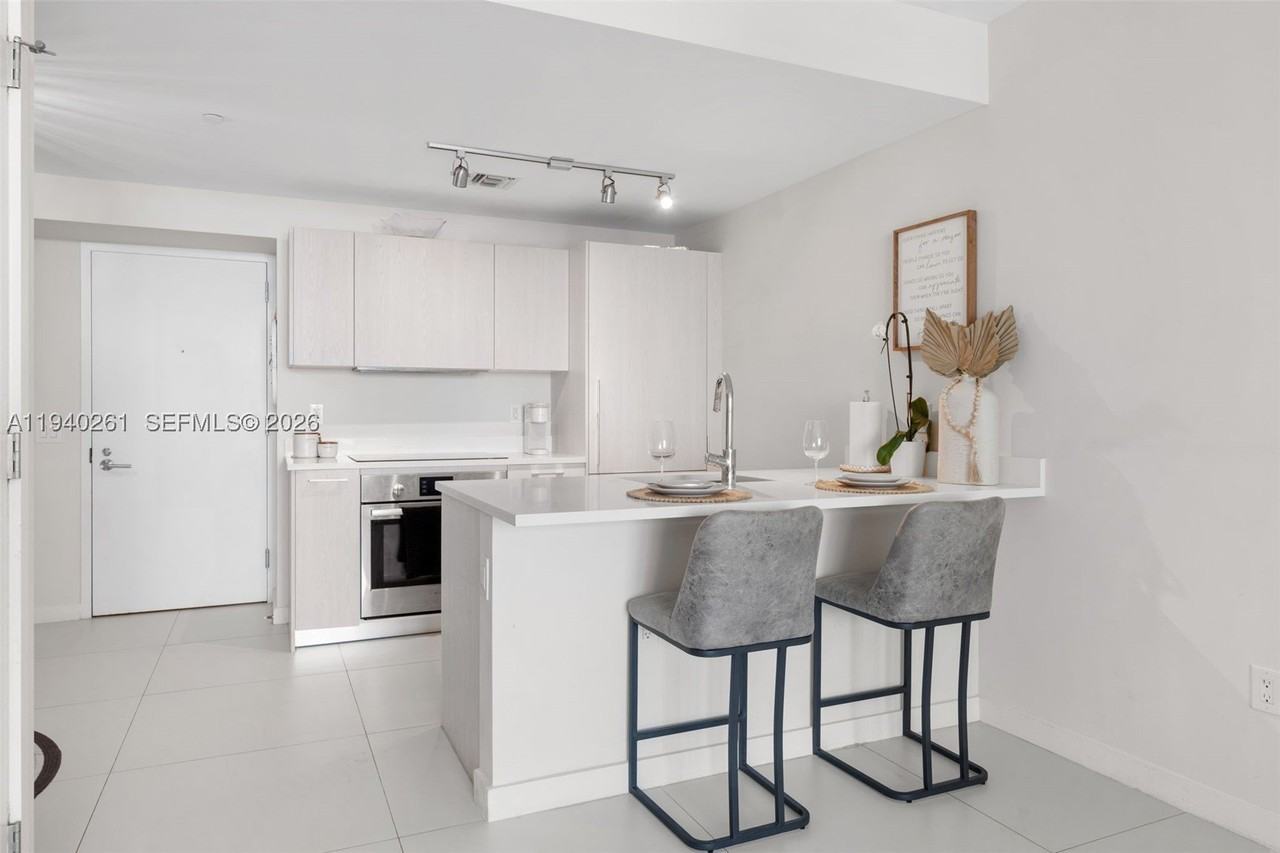 501 Ne 31st St #1503 - Photo 7 of 50