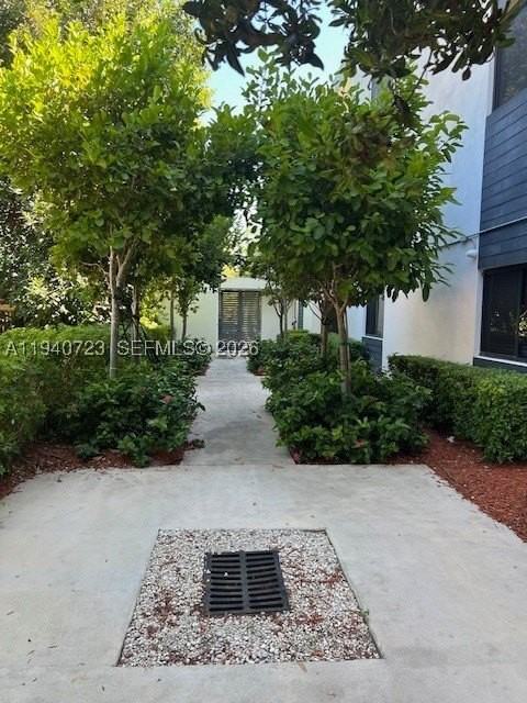 751 Nw 1st St #305 - Photo 4 of 11