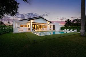 featured image of 2560 Ne 199th St