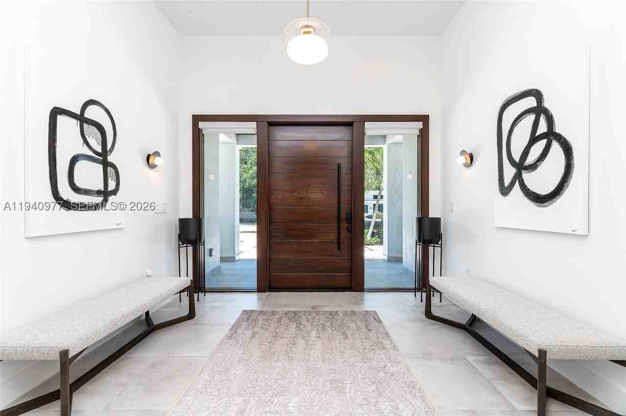 2560 Ne 199th St - Photo 5 of 50