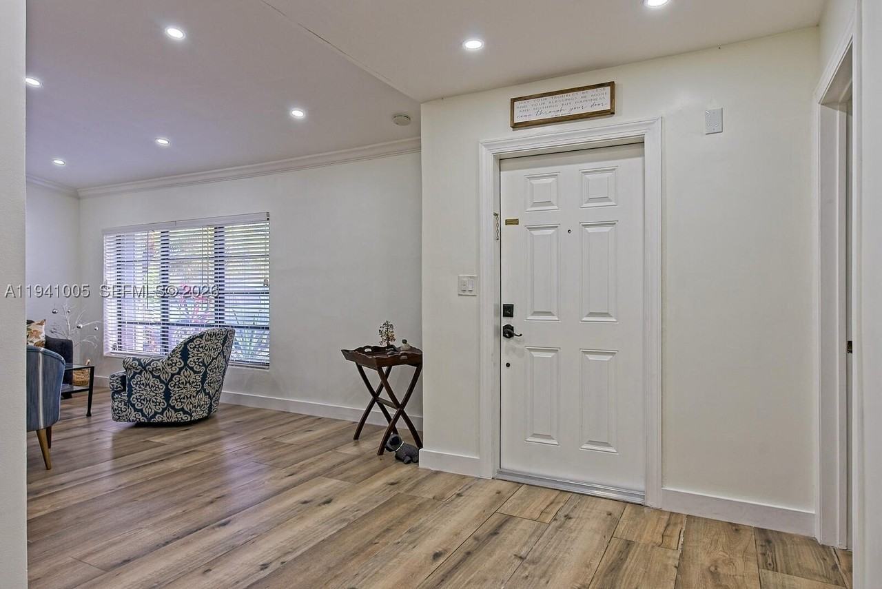 10900 Sw 124th Rd - Photo 2 of 22