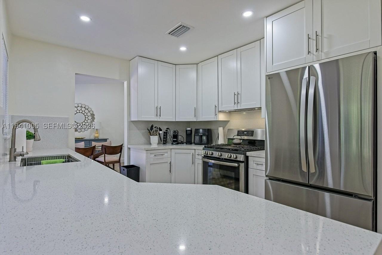 10900 Sw 124th Rd - Photo 7 of 22