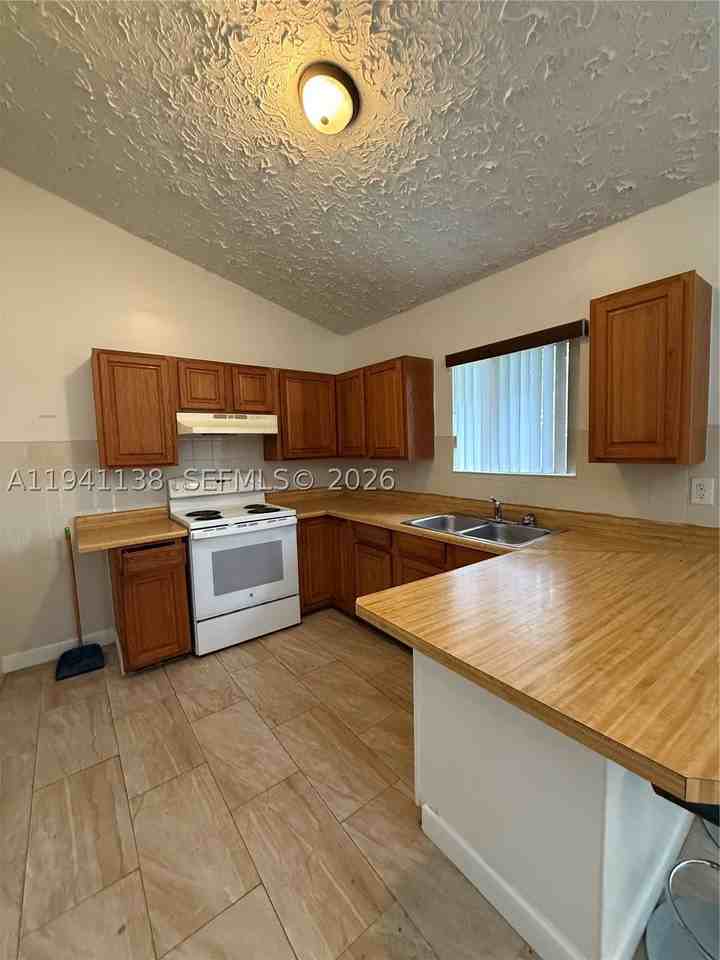 13628 Sw 287th Ln - Photo 2 of 17