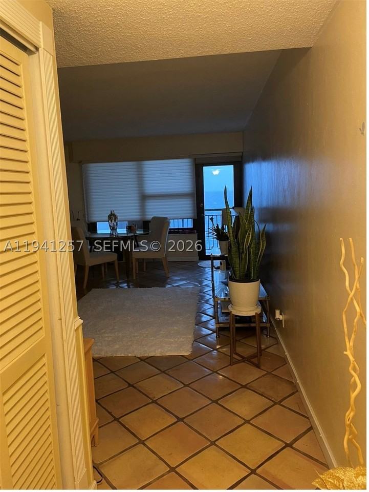 3800 Galt Ocean Dr #1609 - Photo 5 of 9