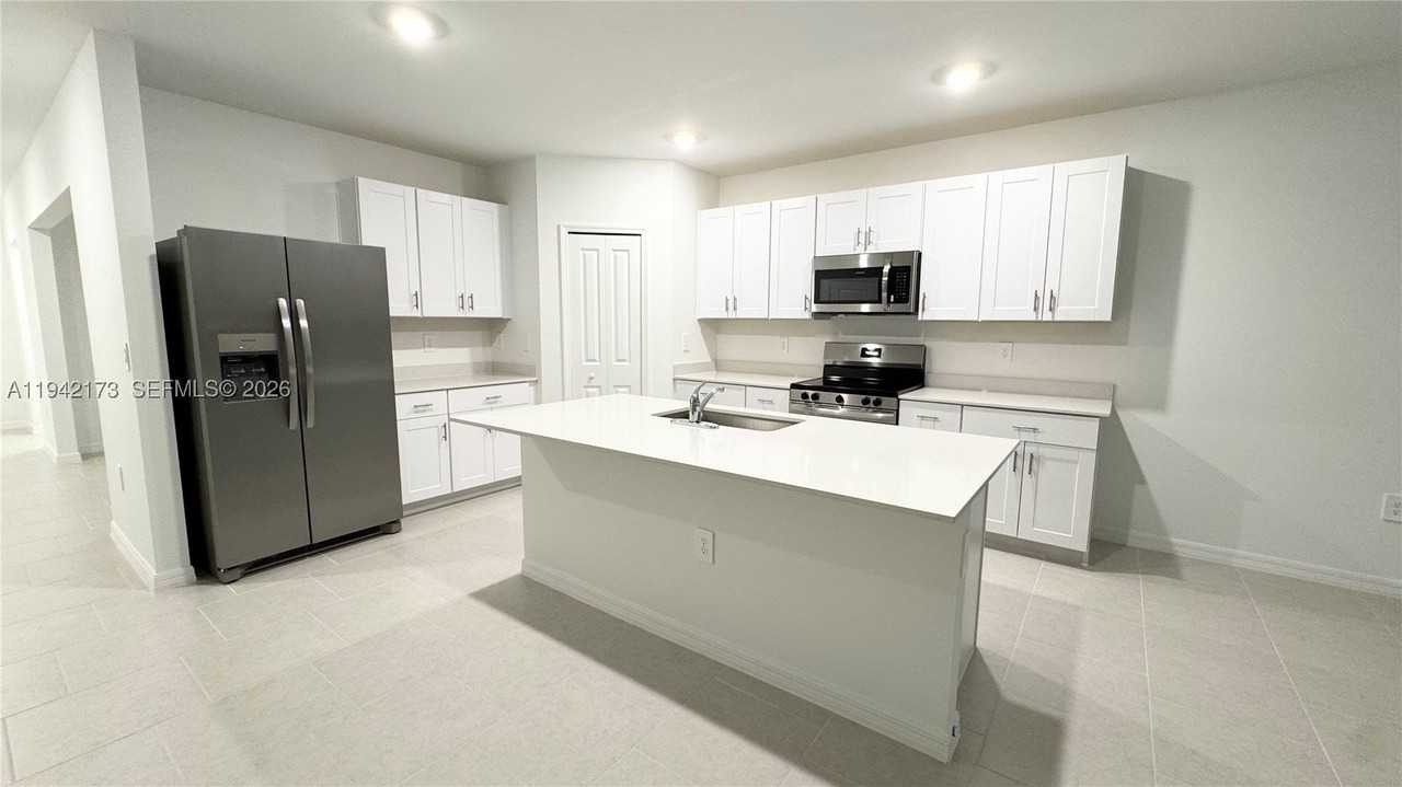 17208 Cantu Ct - Photo 3 of 22