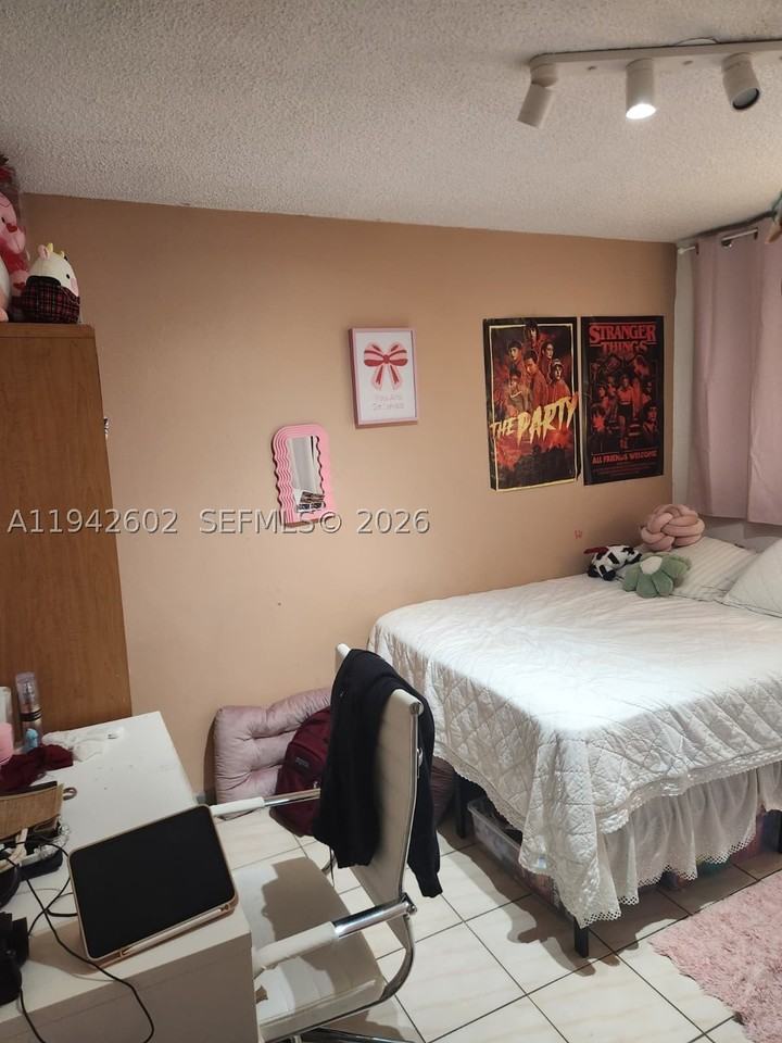 2498 Sw 17th Ave #4209 - Photo 3 of 15