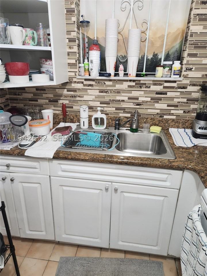 2498 Sw 17th Ave #4209 - Photo 5 of 15