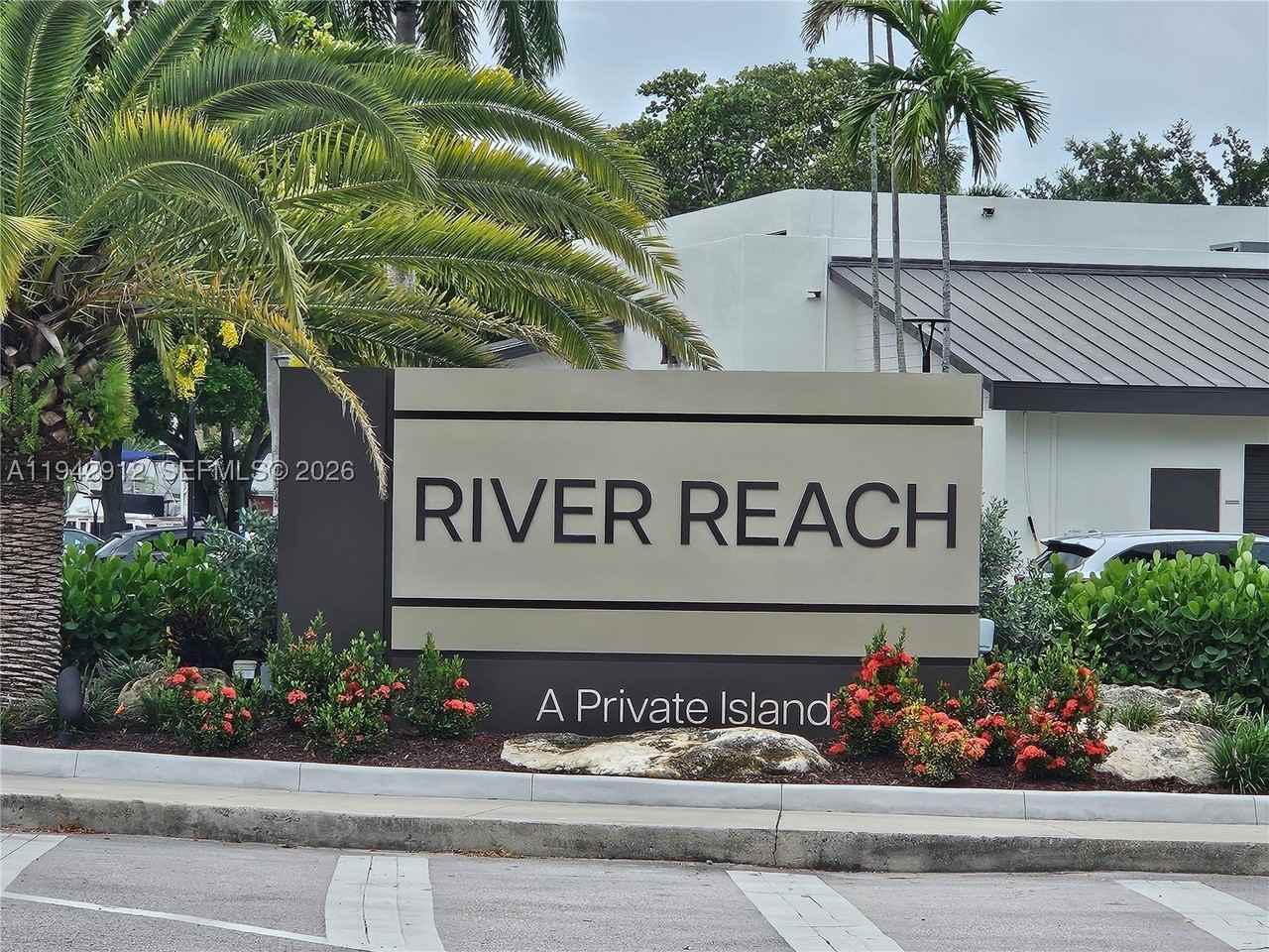 1101 River Reach Dr #418