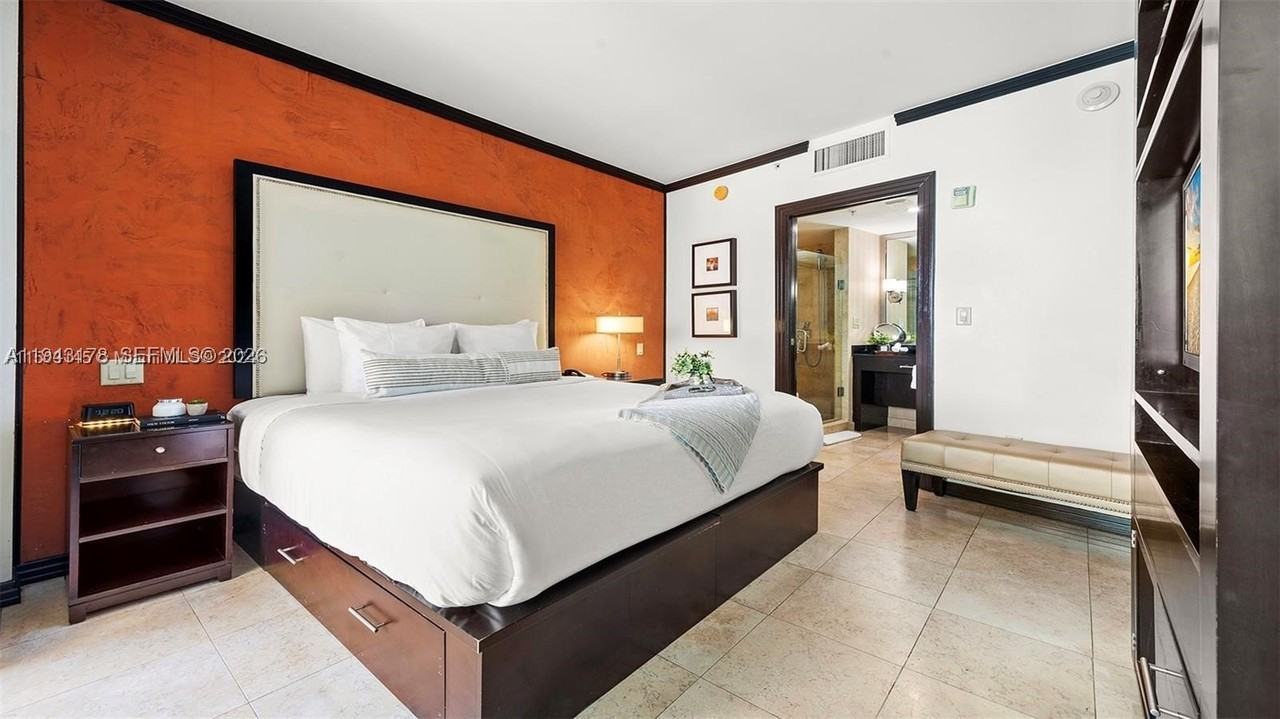1437 Collins Ave #327 - Photo 5 of 20