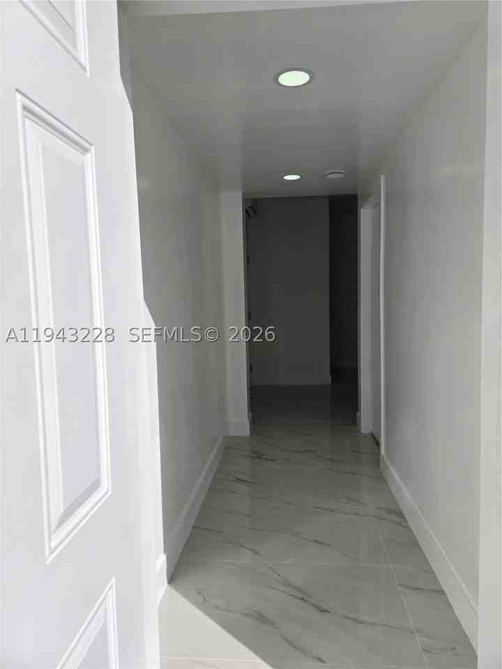 987 Ne 145th St #B - Photo 2 of 11