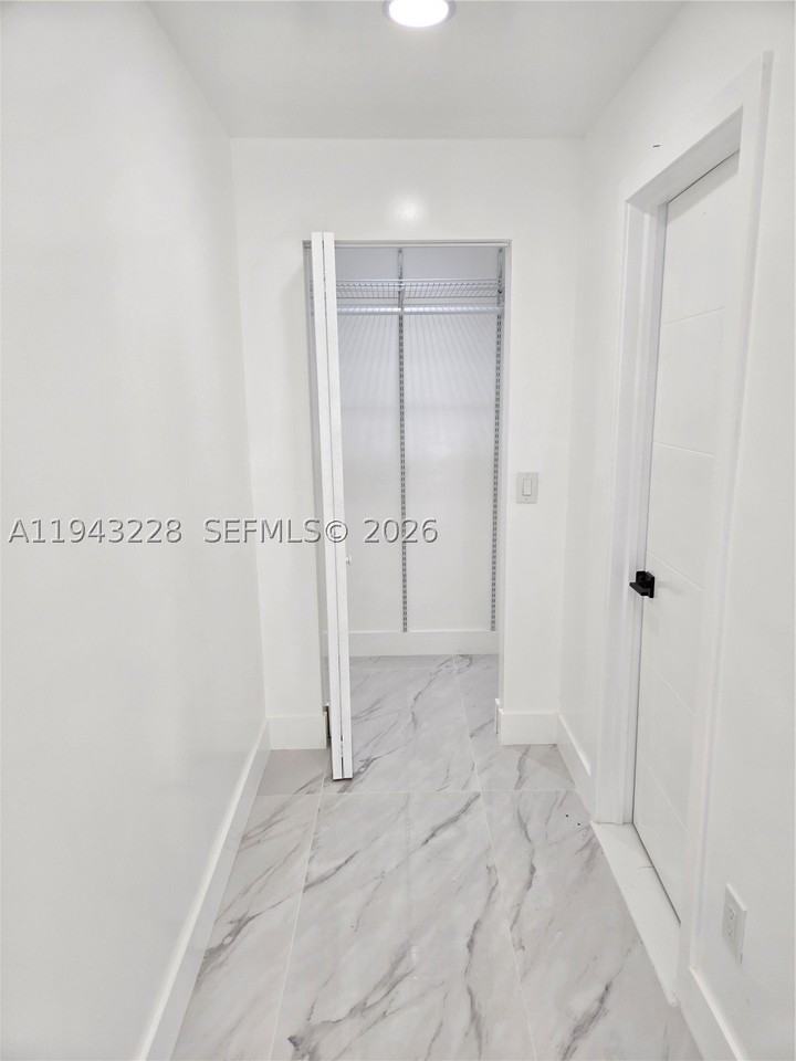 987 Ne 145th St #B - Photo 6 of 11