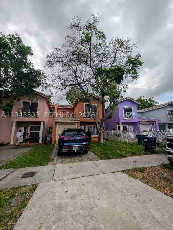 825 Sw 6th Pl - Photo 2 of 37