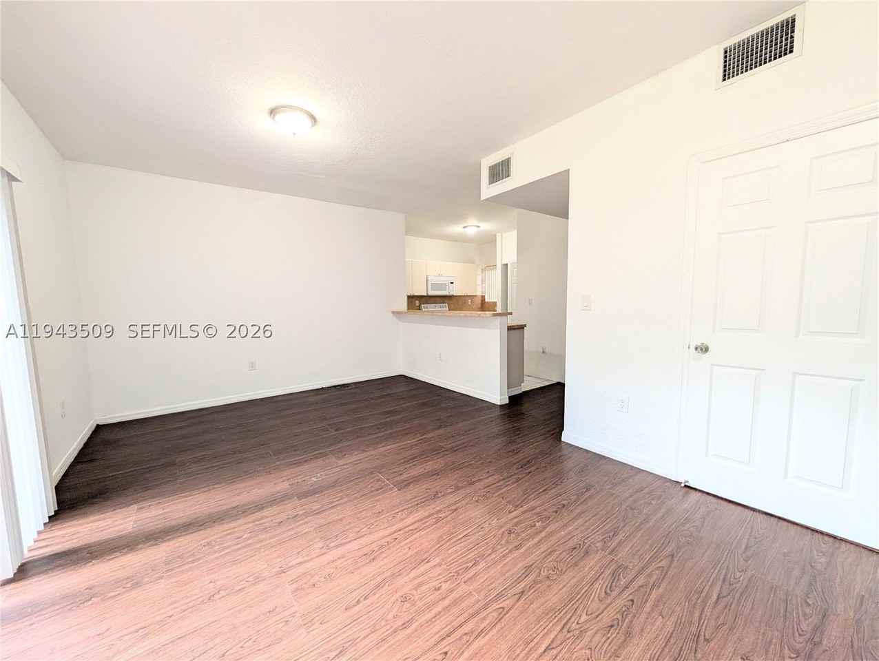 825 Sw 6th Pl - Photo 5 of 37