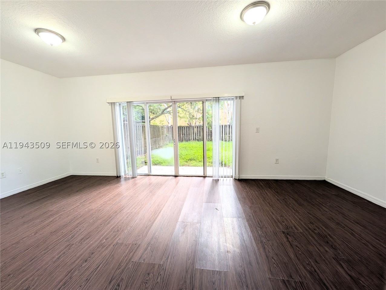 825 Sw 6th Pl - Photo 6 of 37