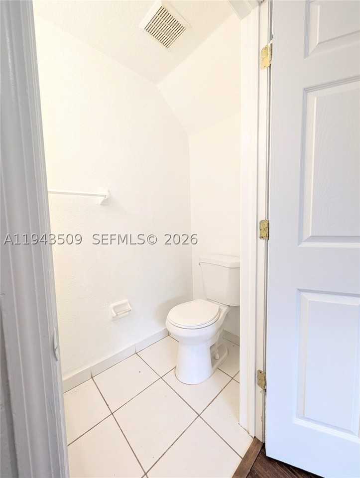 825 Sw 6th Pl - Photo 7 of 37