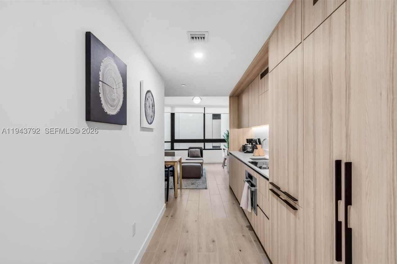 225 N Miami Ave #301