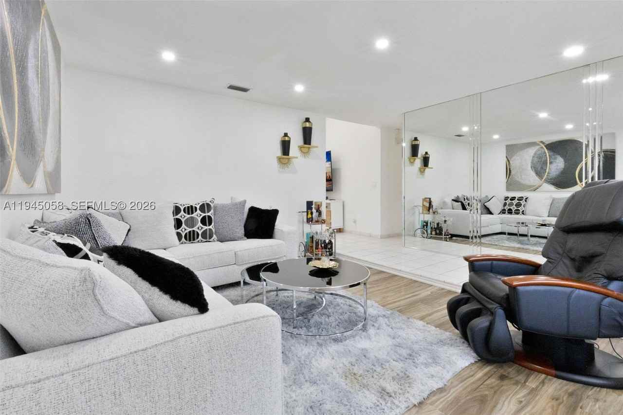 11145 Nw 27th St #NA - Photo 4 of 20