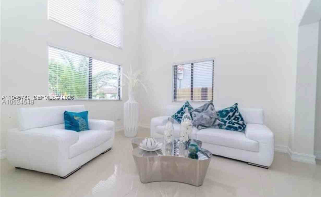 16588 Sw 44th St - Photo 4 of 14